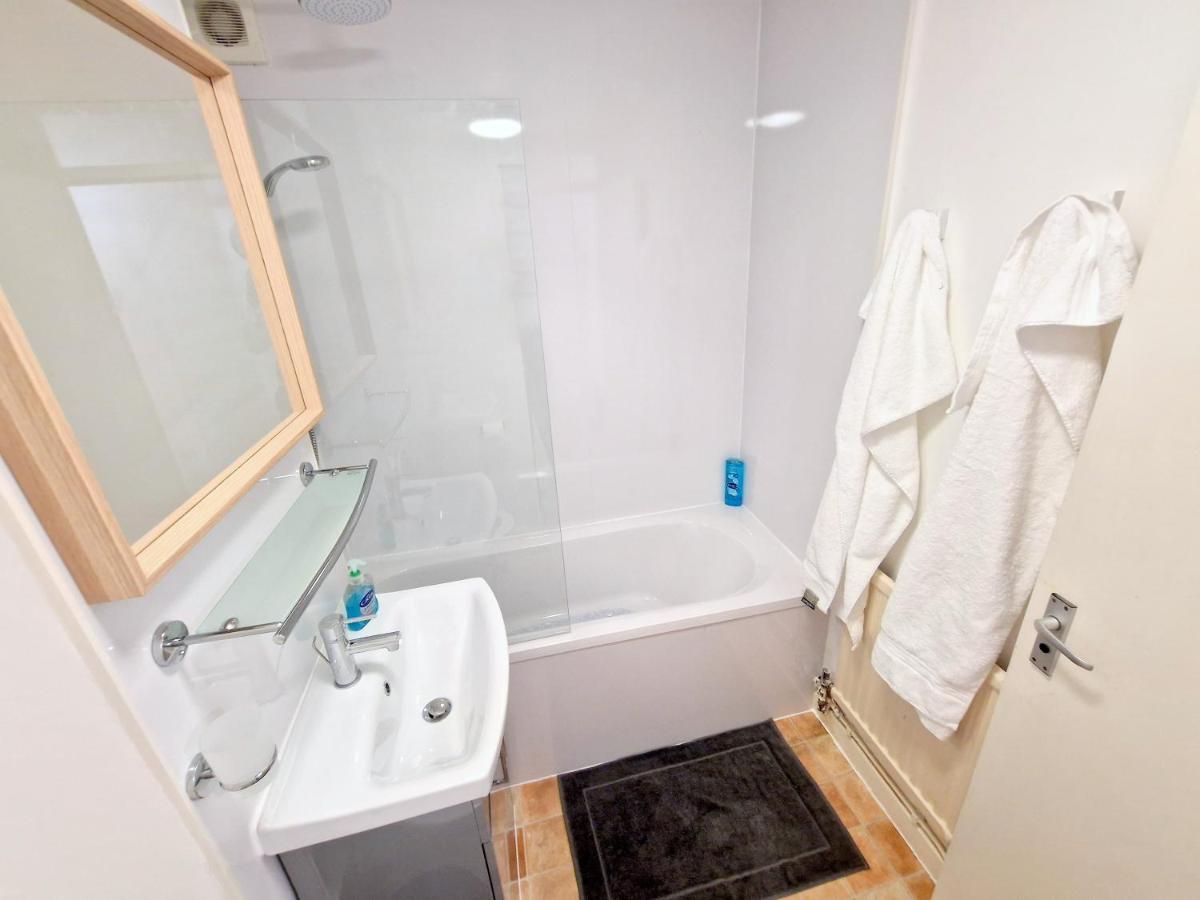 Appartement Flat In Battersea, 5 Minutes From Clapham Junction Station à Londres Extérieur photo