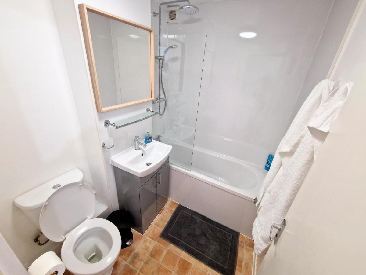 Appartement Flat In Battersea, 5 Minutes From Clapham Junction Station à Londres Extérieur photo
